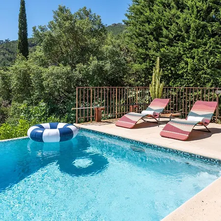 Vue Au Cœur Des Hauteurs De Théoule-sur-mer Villa